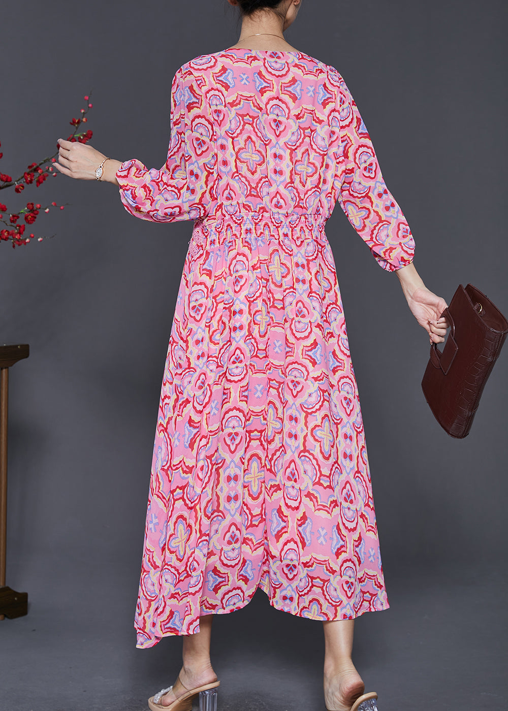 Well Tailored Dress with a Graceful Silhouette