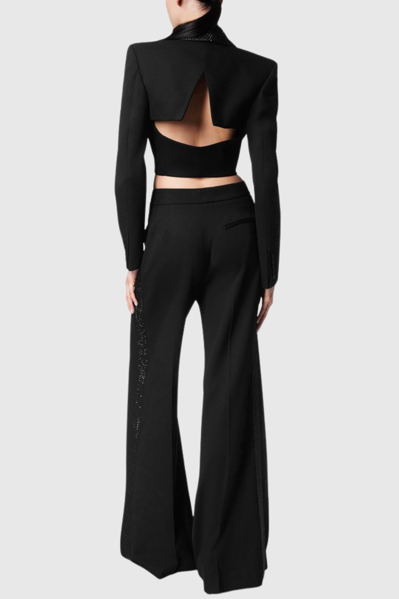 Well Tailored Garment with a Graceful Silhouette
