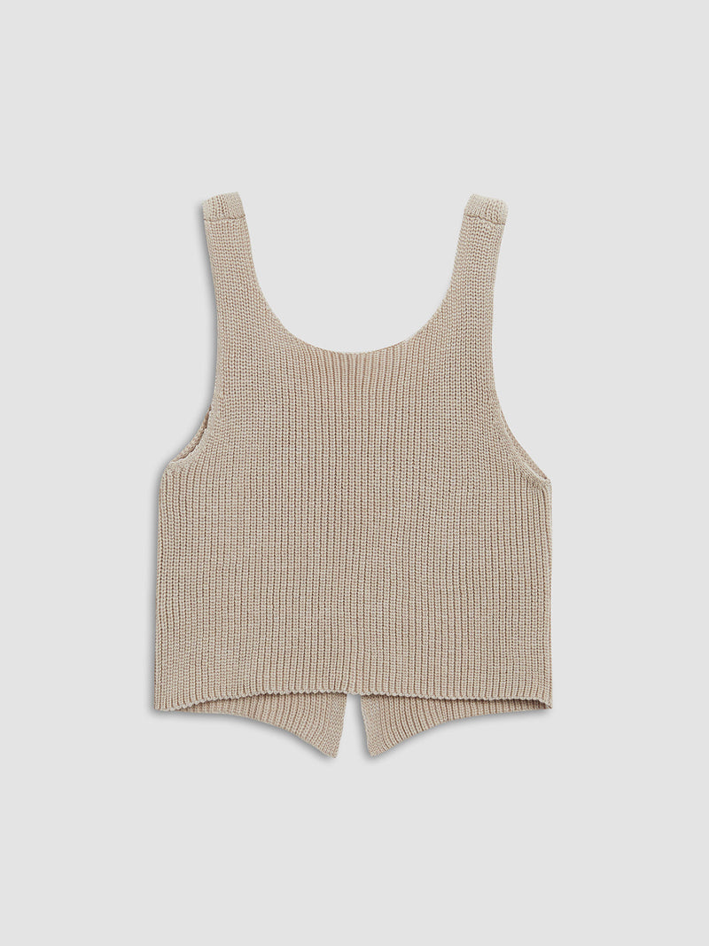 Effortlessly Elegant Garment with a Timeless Design