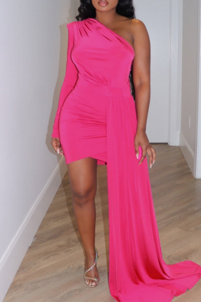 Well Tailored Dress with a Graceful Silhouette