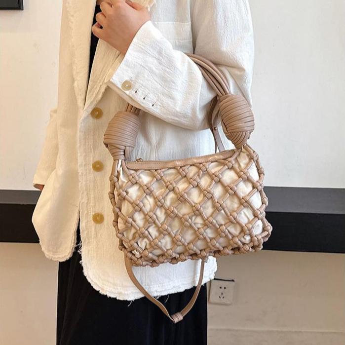 Sophisticated Bag with a Clean Classic Look