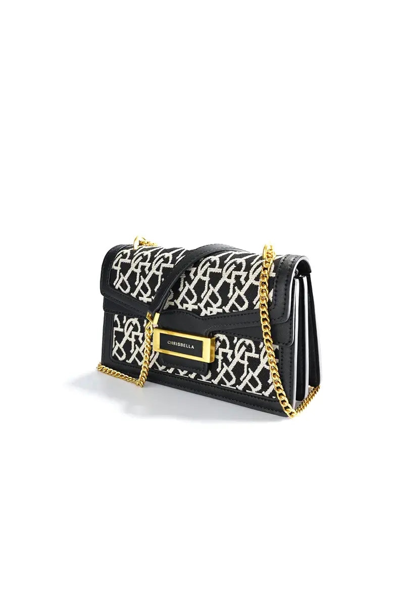 Well Tailored Bag with a Graceful Silhouette