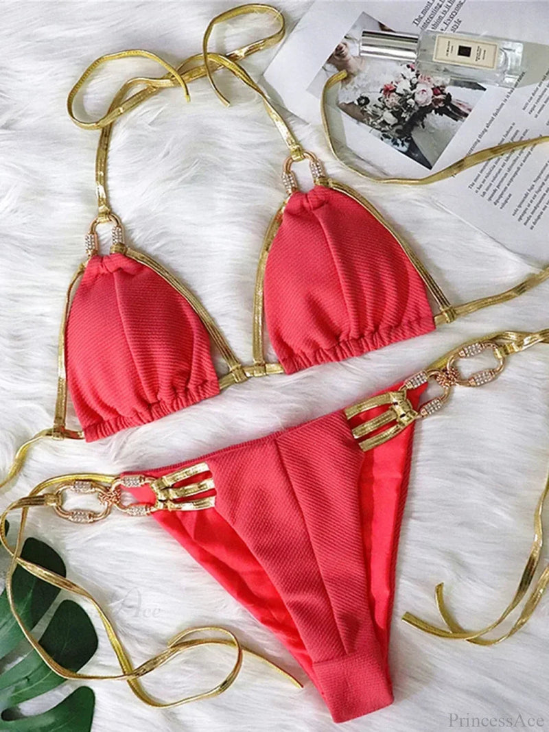 Beautifully Finished Bikini in a Timeless Design