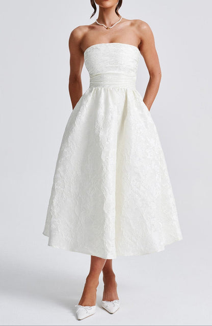 Classic Vintage Dress with a Flattering Fit