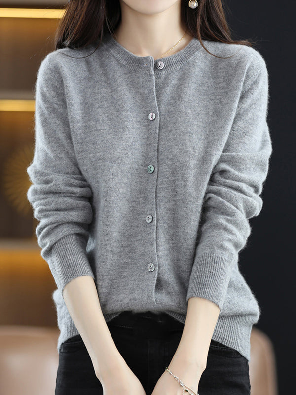 Well Tailored Cardigan with a Graceful Silhouette