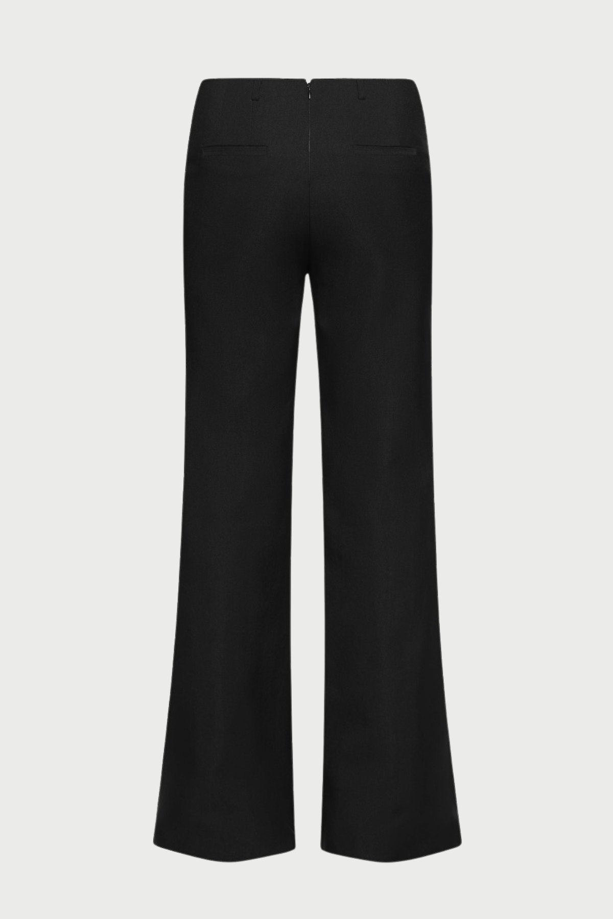 Well Tailored Top with a Graceful Silhouette