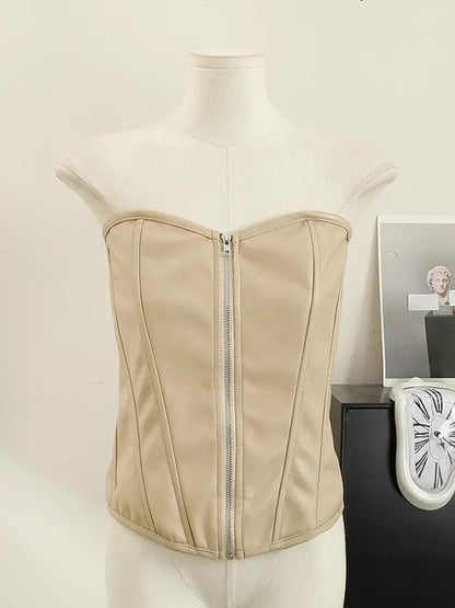 Well Tailored Top with a Graceful Silhouette
