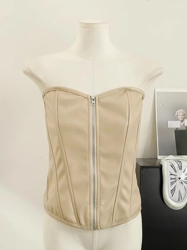 Well Tailored Top with a Graceful Silhouette