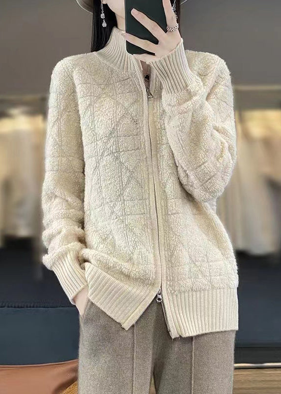 Beautifully Finished Coat in a Timeless Design