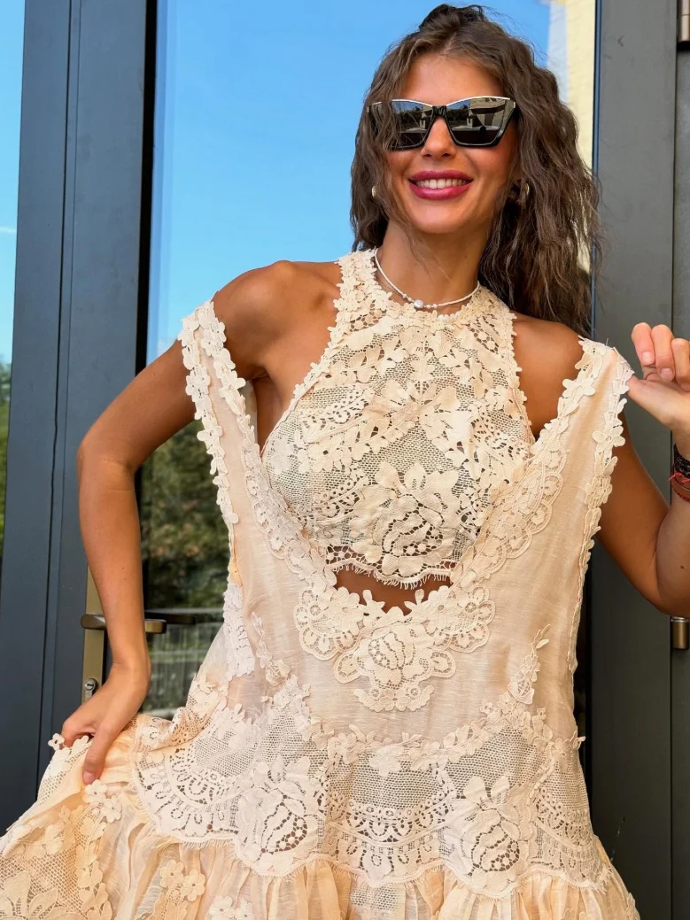 Gracefully Styled Garment for Any Occasion