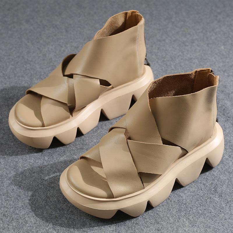 Effortlessly Elegant Sandals with a Timeless Design