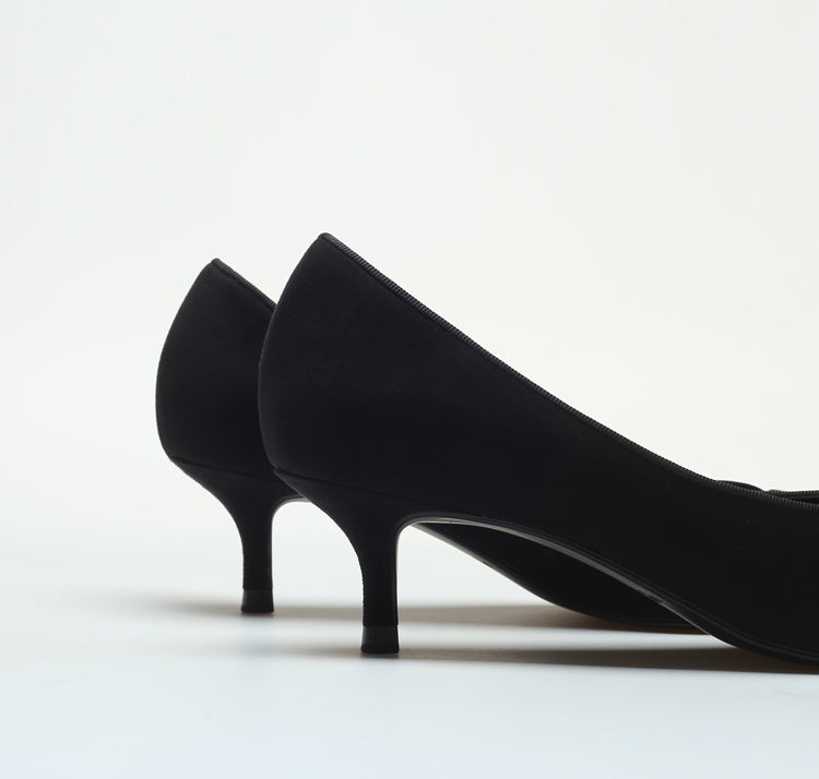 Classic Vintage Shoes with a Flattering Fit