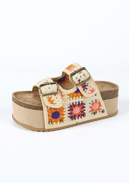 Effortlessly Elegant Sandals with a Timeless Design