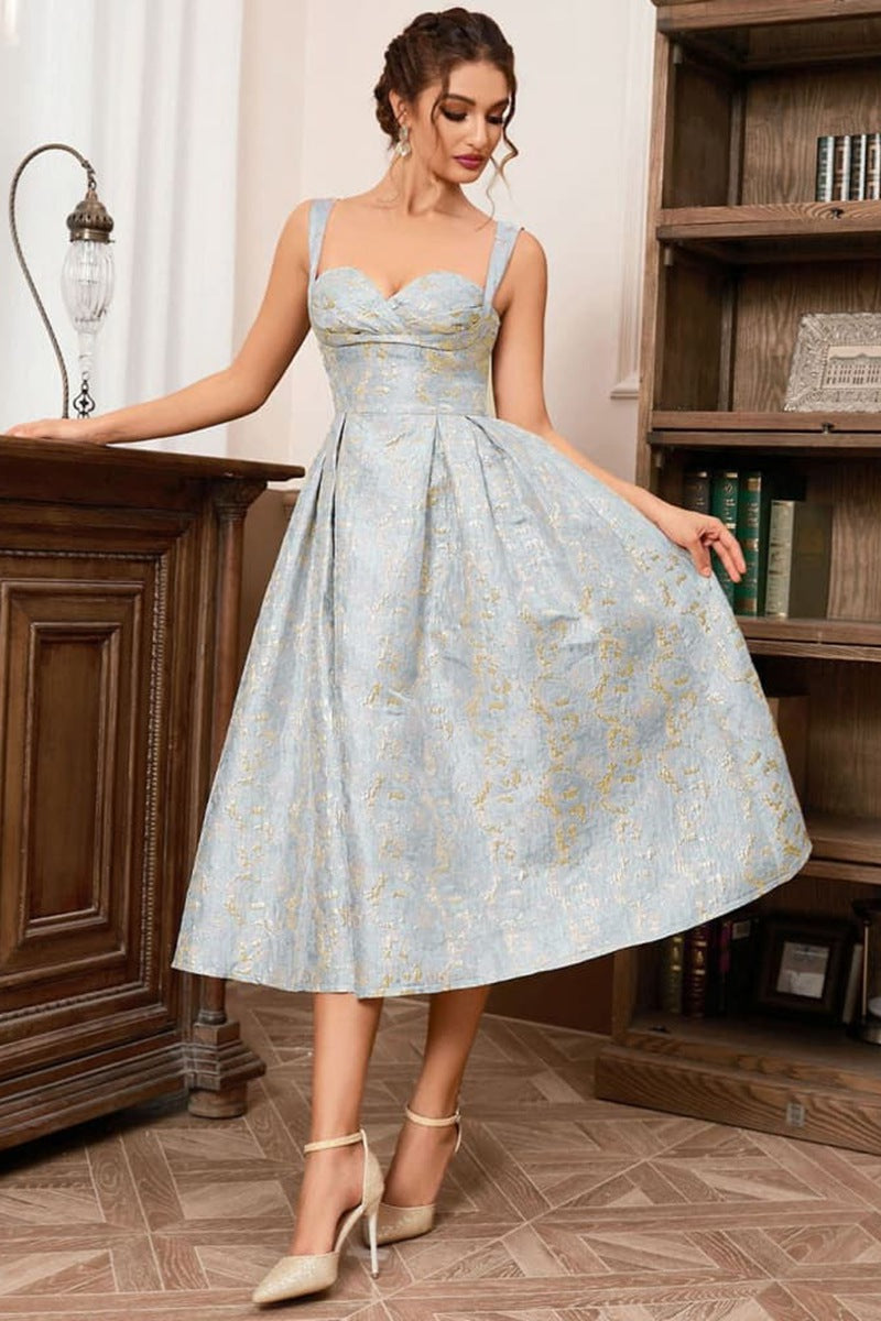 Well Tailored Dress with a Graceful Silhouette