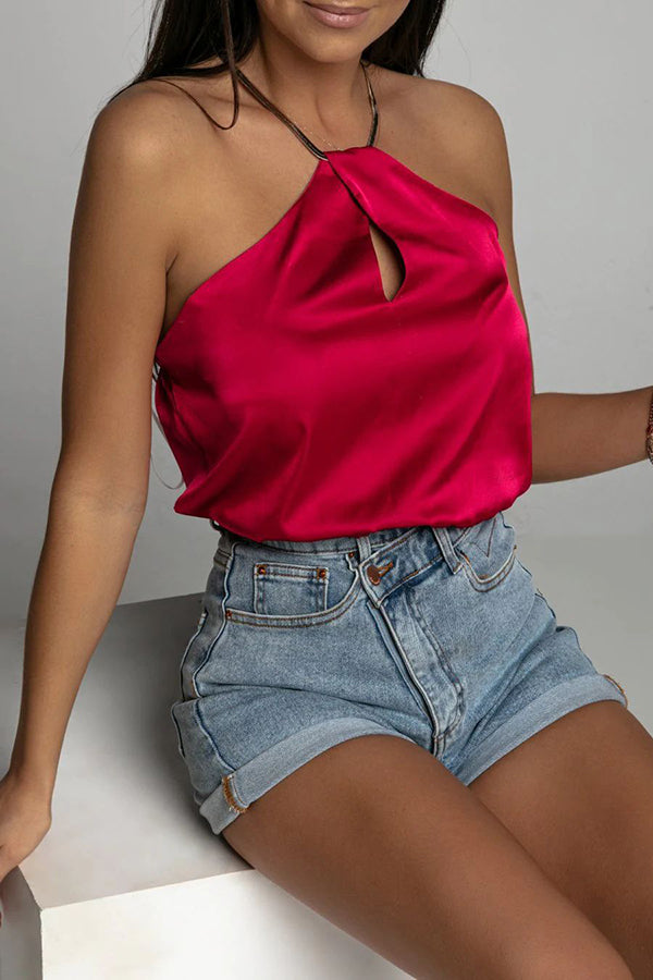 Beautifully Finished Top in a Timeless Design
