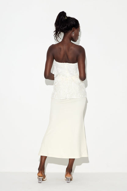 Sophisticated Garment with a Clean Classic Look