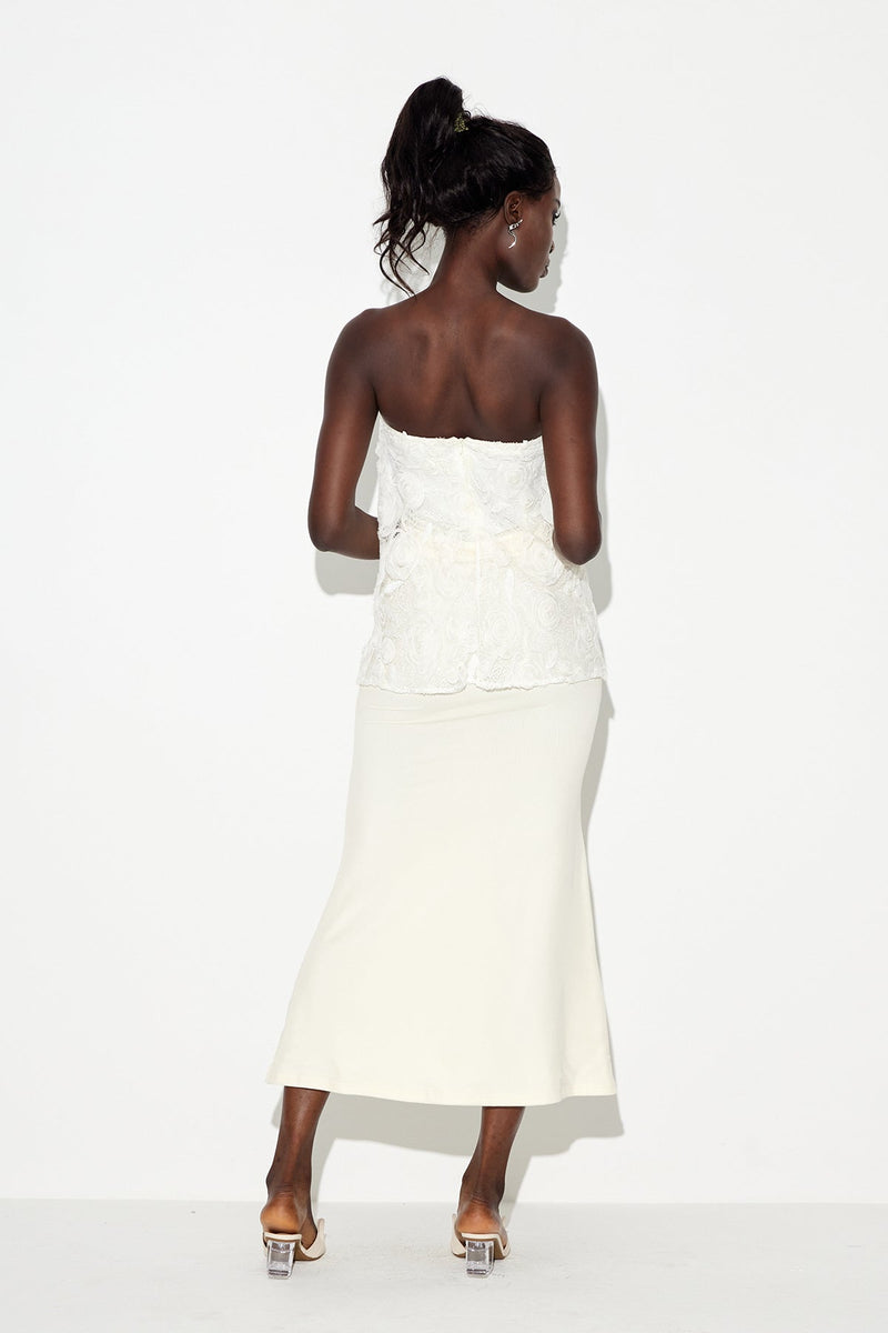 Sophisticated Garment with a Clean Classic Look
