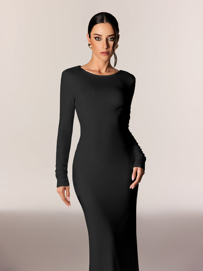 Beautifully Finished Dress in a Timeless Design
