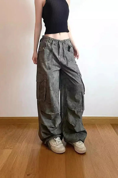 Well Tailored Pants with a Graceful Silhouette