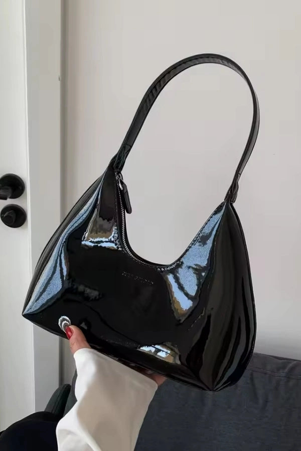Beautifully Crafted Bag in a Classic Style