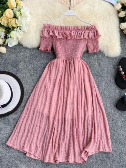 Classic Vintage Dress with a Flattering Fit