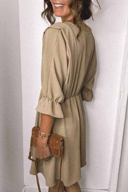 Effortlessly Elegant Dress with a Timeless Design