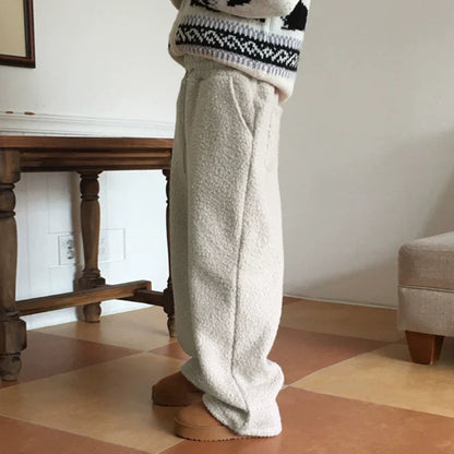 Elegantly Styled Pants for Everyday Wear