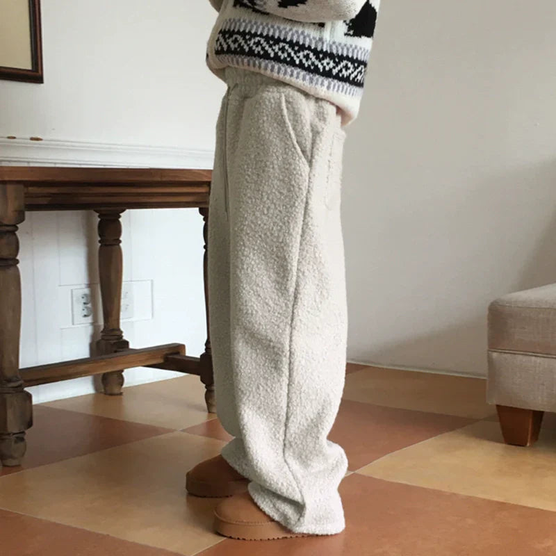 Elegantly Styled Pants for Everyday Wear