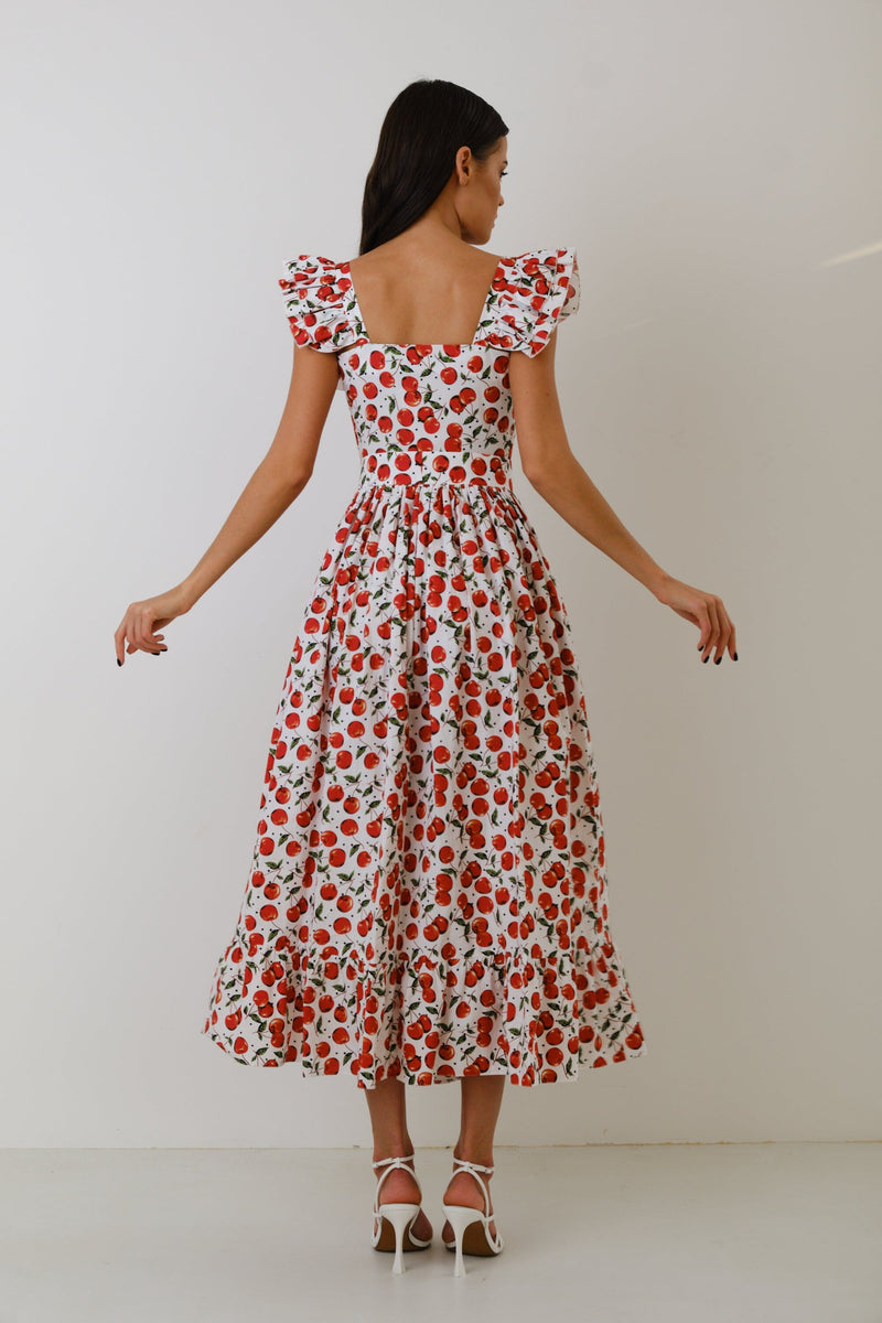 Beautifully Finished Dress in a Timeless Design