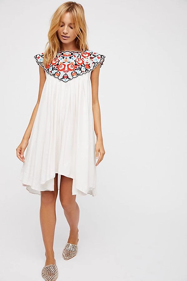 Beautifully Finished Dress in a Timeless Design