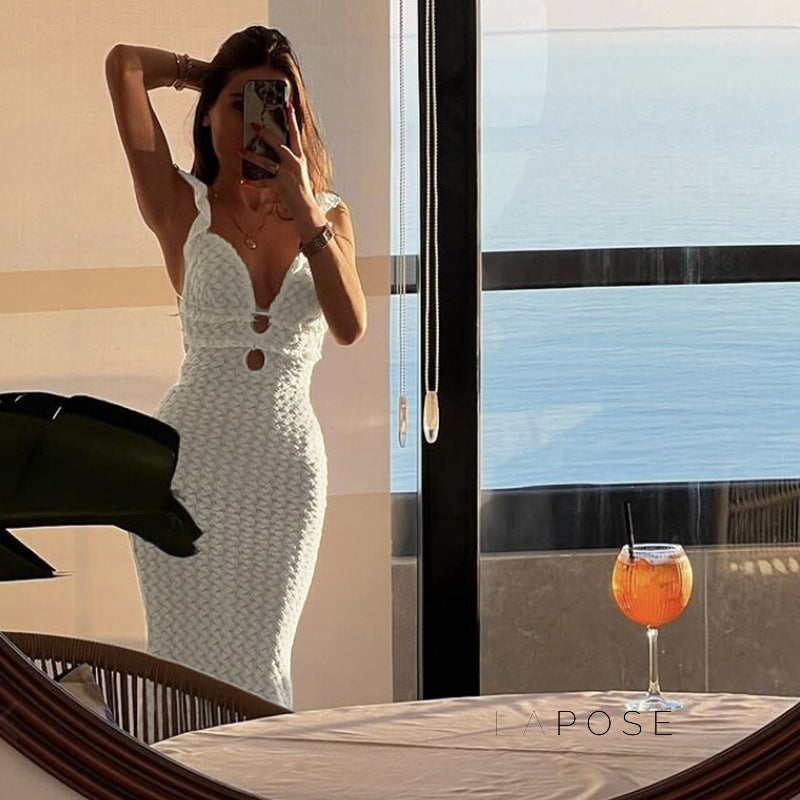 Beautifully Finished Dress in a Timeless Design