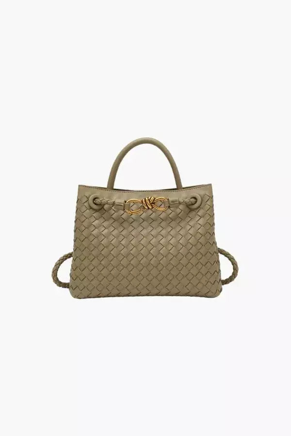 Gracefully Styled Bag for Any Occasion