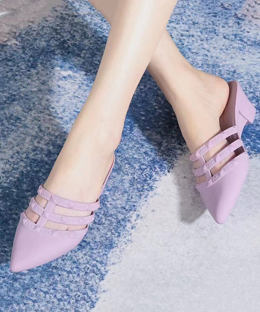Well Tailored Sandals with a Graceful Silhouette
