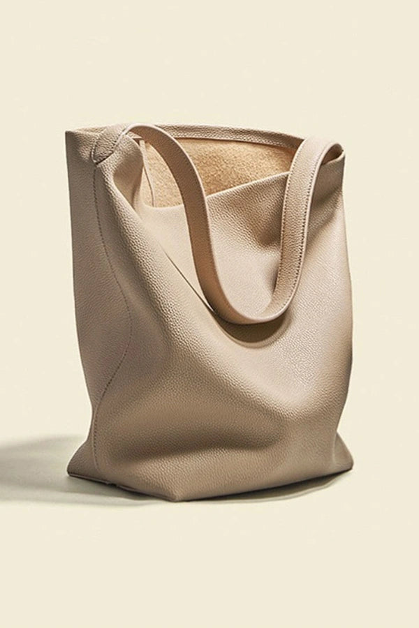 Beautifully Finished Bag in a Timeless Design