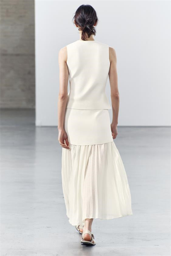 Classic Vintage Garment with a Flattering Fit