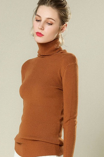 Well Tailored Top with a Graceful Silhouette