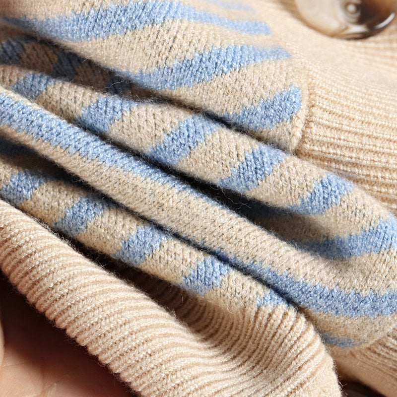 Elegantly Styled Cardigan for Everyday Wear