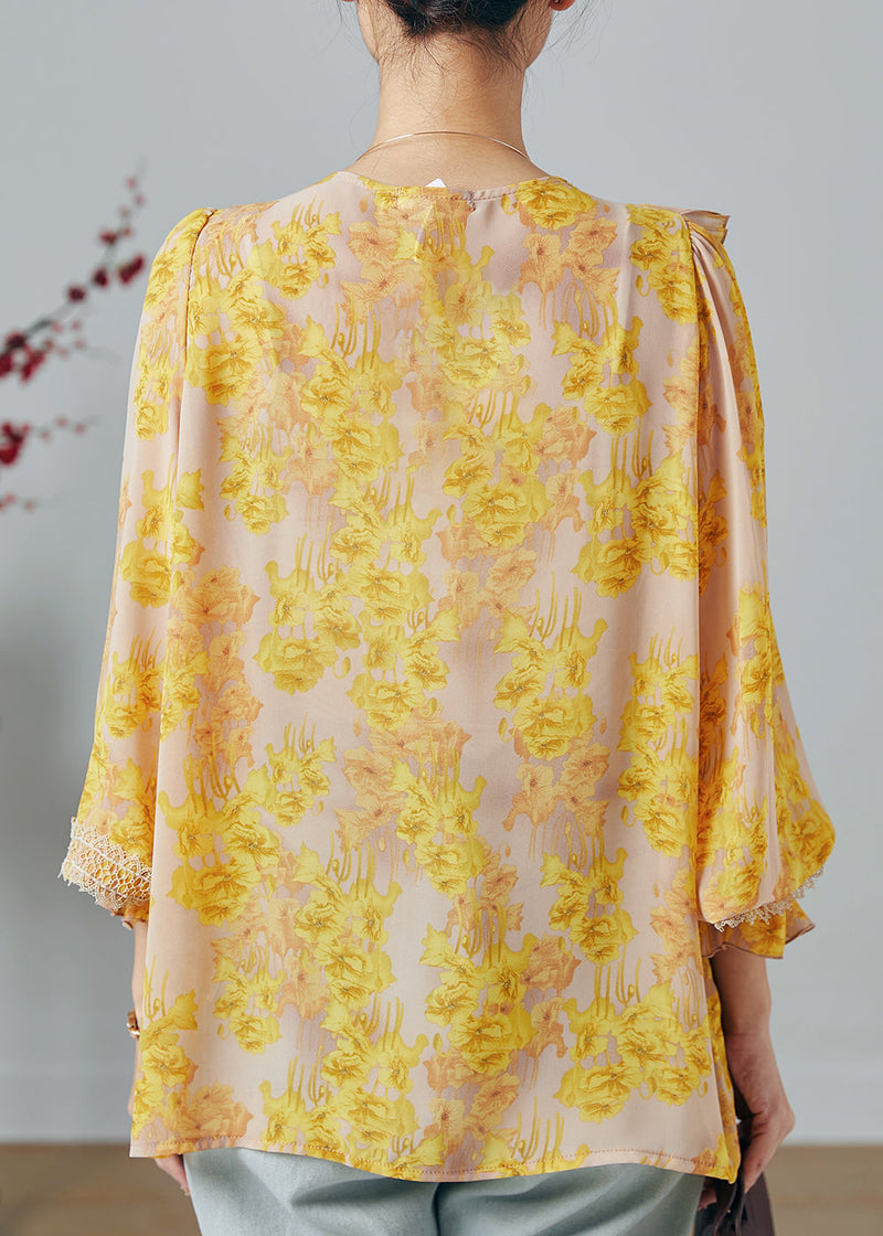 Effortlessly Elegant Top with a Timeless Design