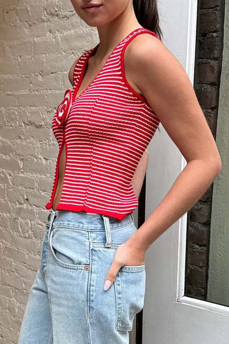 Effortlessly Elegant Top with a Timeless Design