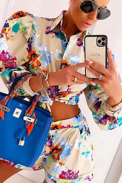 Classic Vintage Blouse with a Flattering Fit