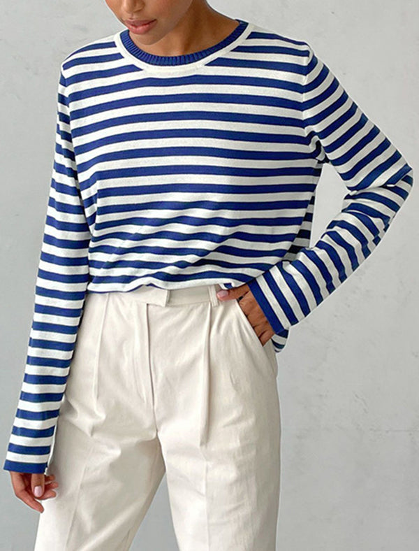 Well Tailored Sweater with a Graceful Silhouette