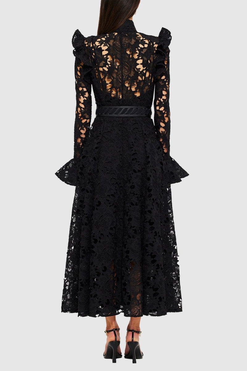 Sophisticated Dress with a Clean Classic Look
