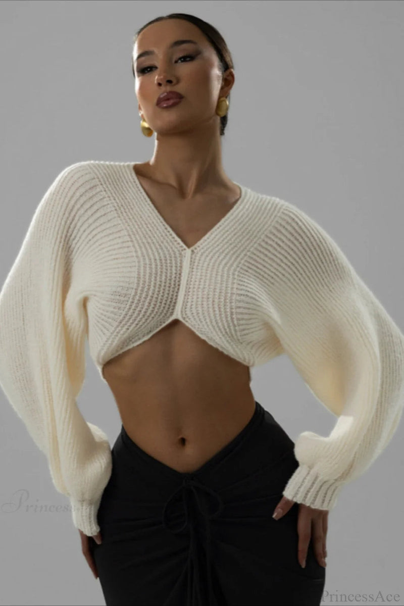 Well Tailored Sweater with a Graceful Silhouette