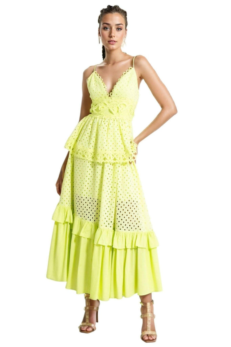 Effortlessly Elegant Dress with a Timeless Design