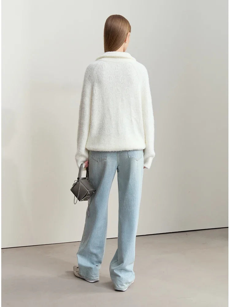 Well Tailored Sweater with a Graceful Silhouette
