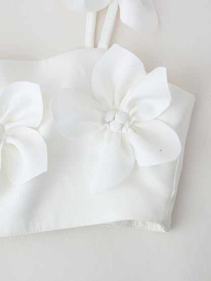 Effortlessly Elegant Top with a Timeless Design