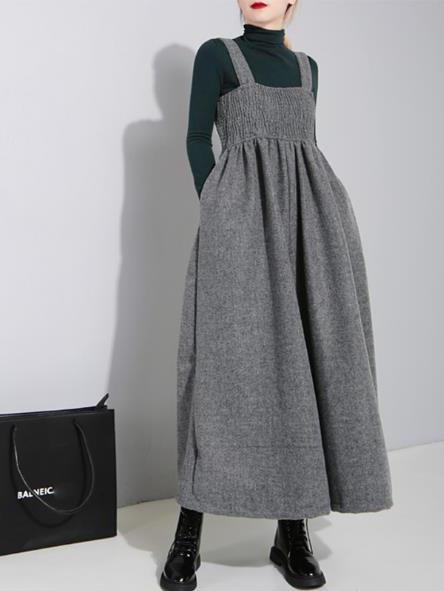 Gracefully Styled Garment for Any Occasion