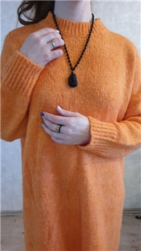 Well Tailored Sweater with a Graceful Silhouette