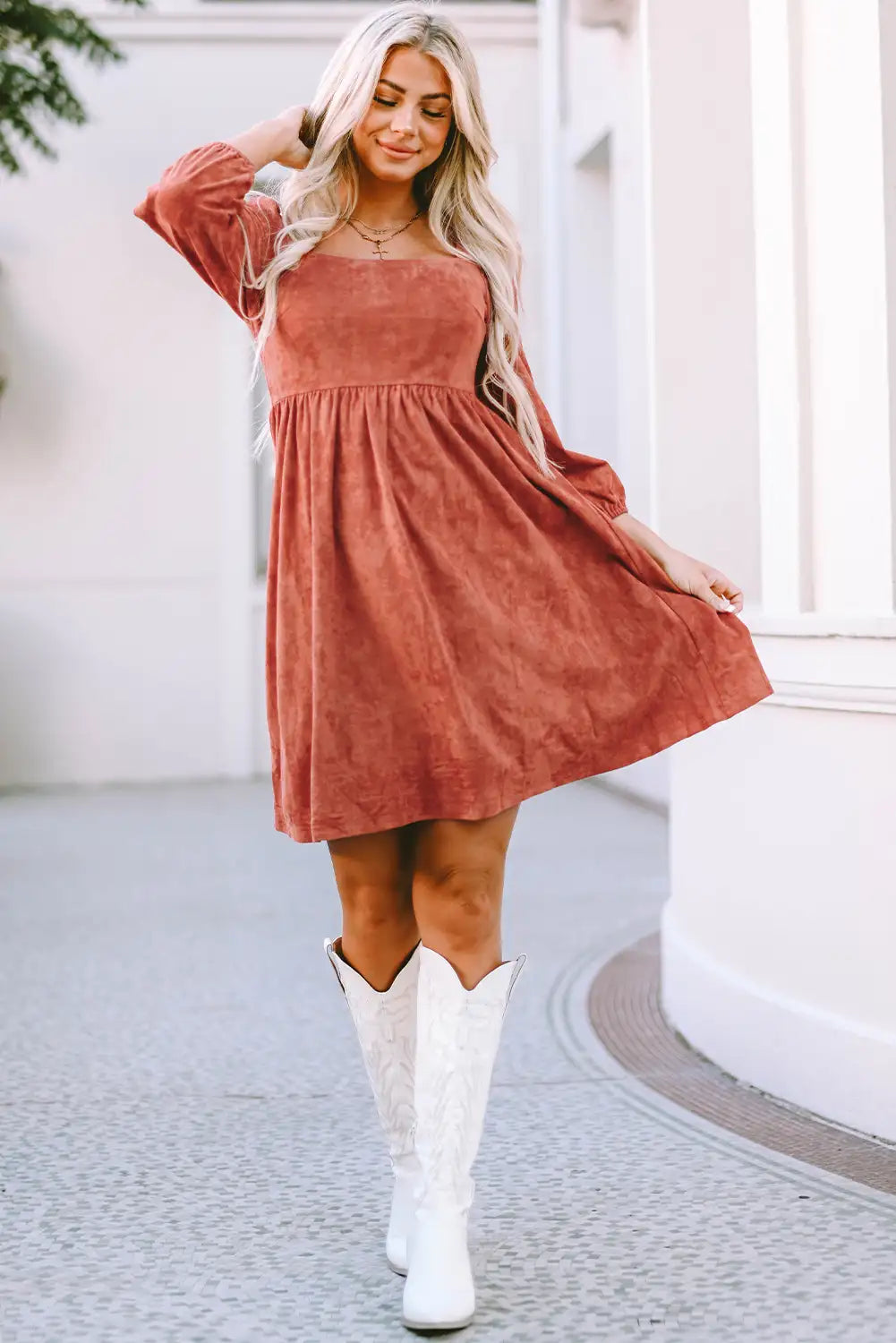 Well Tailored Dress with a Graceful Silhouette