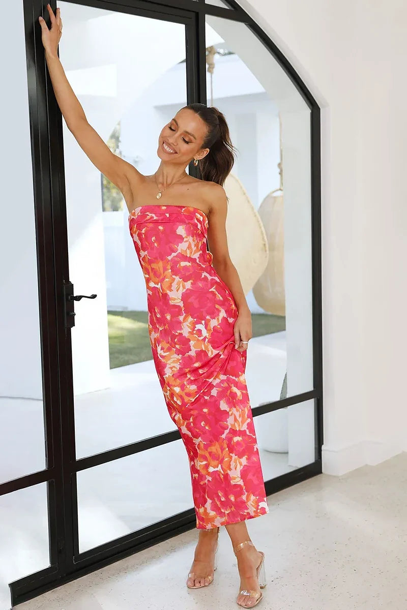 Beautifully Finished Dress in a Timeless Design